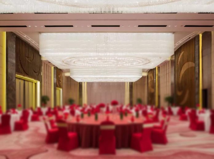 酒店現(xiàn)代吊燈，現(xiàn)代風(fēng)格酒店宴會(huì)廳燈具